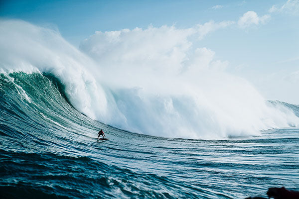 BIG WAVE RIDERS NAZARE - PORTUGAL